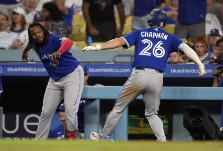 Les Blue Jays l’emportent 6-3 en 11e manche contre les Dodgers