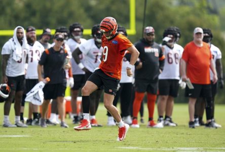 Bengals: le quart Joe Burrow pourrait rater «plusieurs semaines», selon Taylor