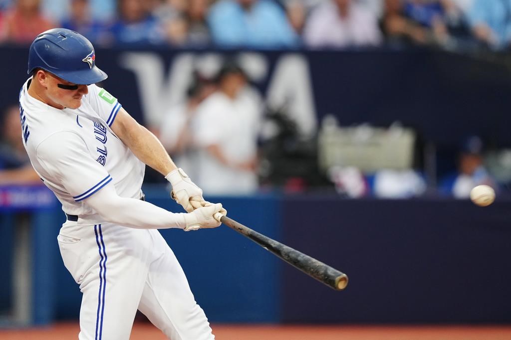 Whit Merrifield brille et les Blue Jays battent les Angels 4-1