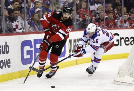 Le défenseur Kevin Bahl signe un contrat de deux ans avec les Devils