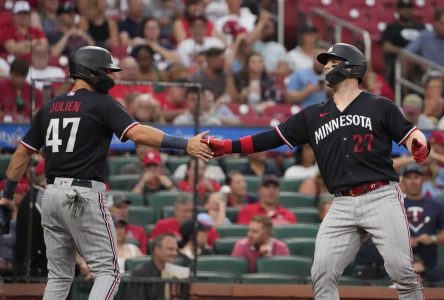 Une grosse 2e manche guide le Minnesota vers un gain de 5-3 à St. Louis