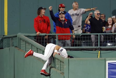 Une entrée en scène fracassante pour Schneider, dans un gain de 7-3 des Jays à Boston