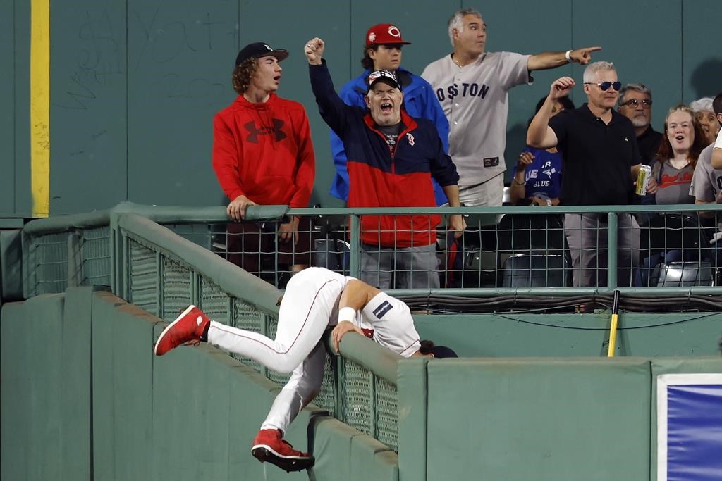 Une entrée en scène fracassante pour Schneider, dans un gain de 7-3 des Jays à Boston