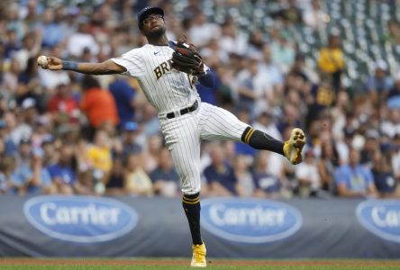 Perkins donne la victoire aux Brewers avec un simple en 10e manche