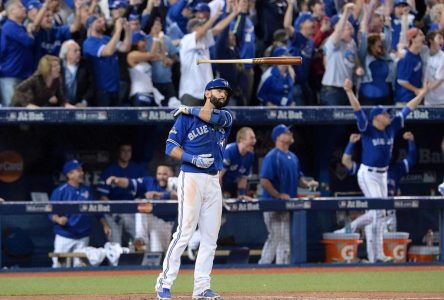 Bautista signe un contrat d’un jour avec les Blue Jays pour annoncer sa retraite