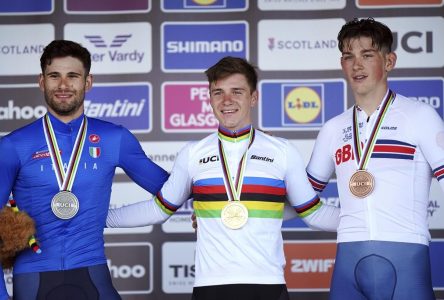 Le Belge Remco Evenepoel gagne le contre-la-montre aux Mondiaux de cyclisme