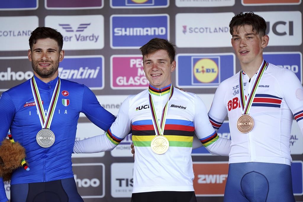 Le Belge Remco Evenepoel gagne le contre-la-montre aux Mondiaux de cyclisme