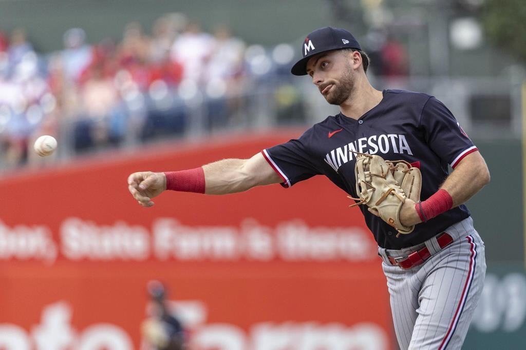 Julien marque deux points, les Twins défont les Phillies 3-0