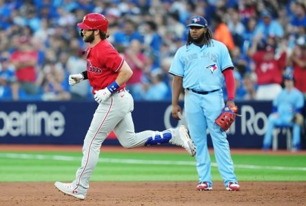 Harper frappe deux circuits dans une victoire de 9-4 des Phillies à Toronto