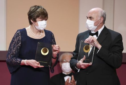 Le prix Nobel de médecine remis à deux chercheurs pour leurs travaux sur les vaccins