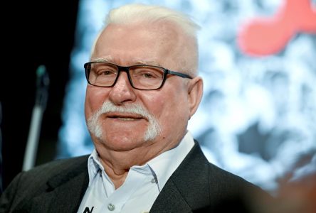 Pologne: l’ex-président Lech Walesa, atteint de la COVID-19, est hospitalisé
