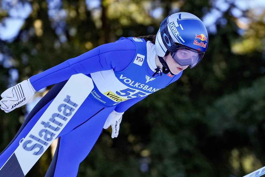 La Canadienne Alexandria Loutitt gagne la médaille de bronze en saut à ski au Japon