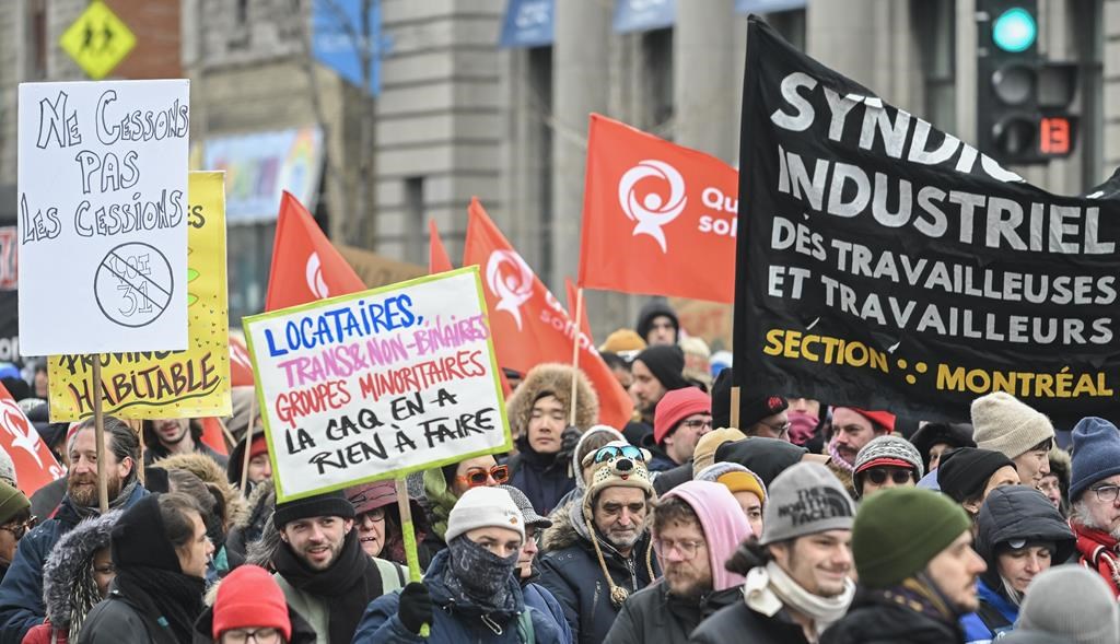 Des Québécois descendent dans la rue pour défendre les cessions de bail