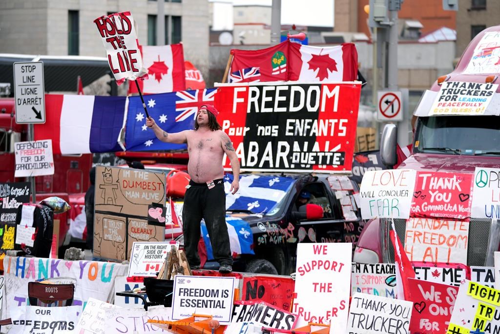 Des participants au «convoi» veulent souligner l’anniversaire samedi à Ottawa