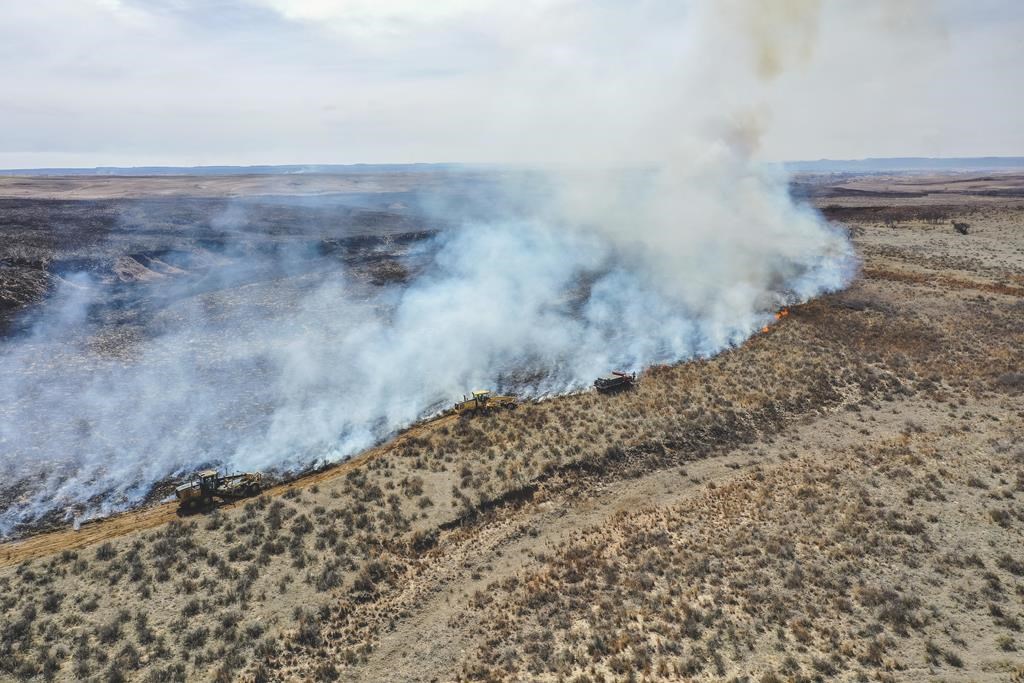 Les pompiers texans combattent toujours les flammes