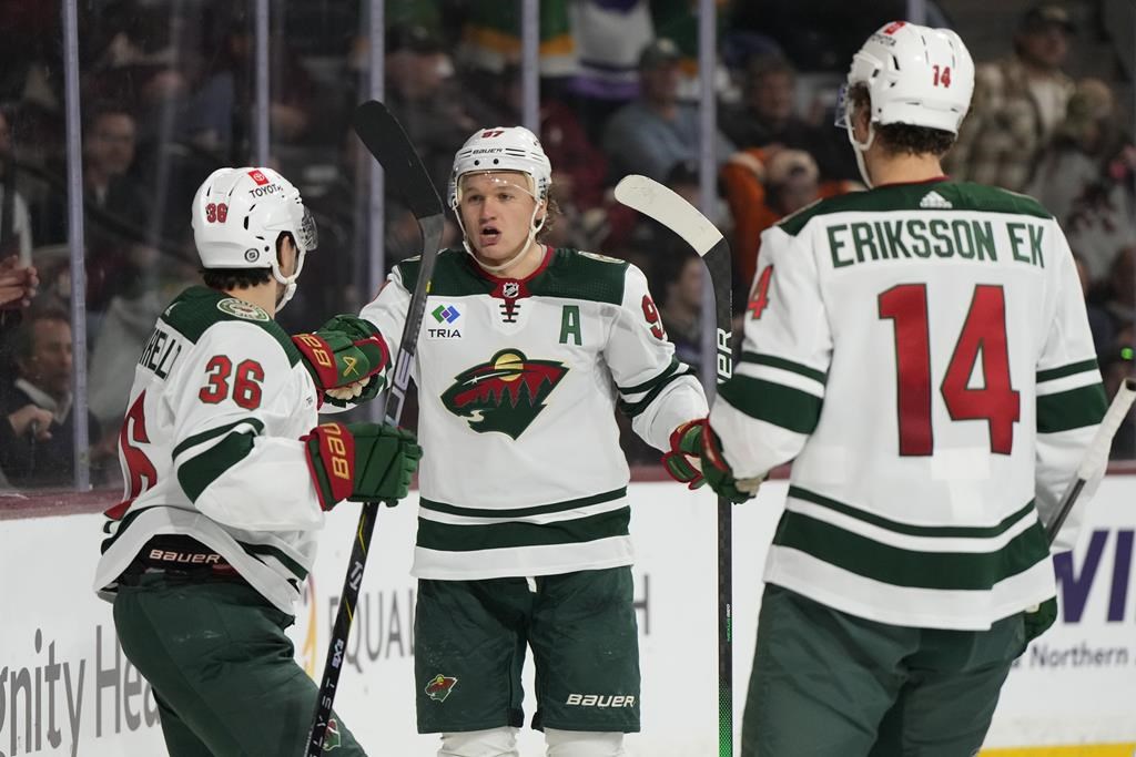 Joel Eriksson Ek brise l’égalité, le Wild l’emporte 5-2 contre les Coyotes