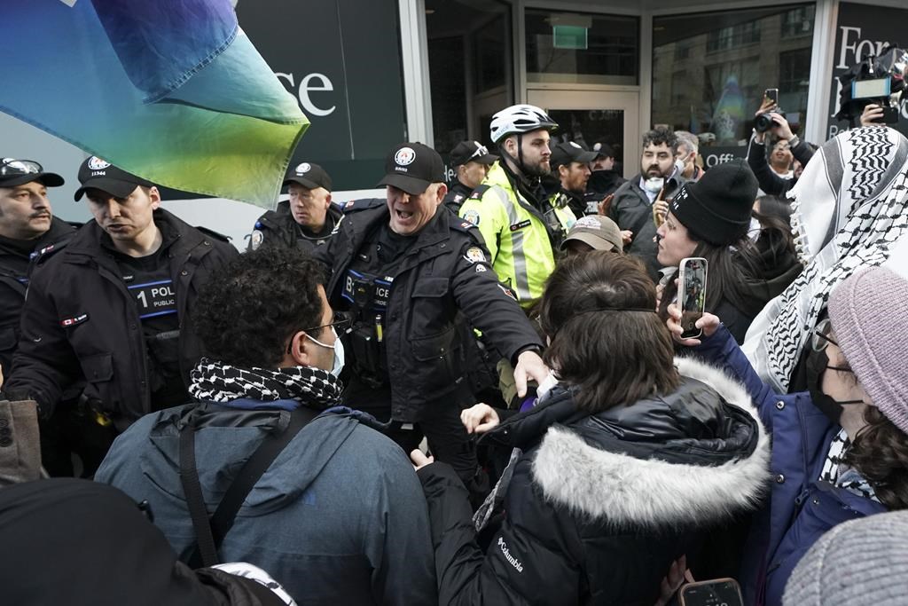 La police de Toronto a arrêté deux personnes lors d’une manifestation «pro-palestine»