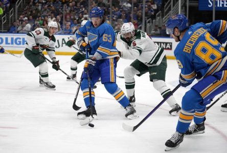 Kyrou et Schenn font pencher la balance en fusillade pour les Blues