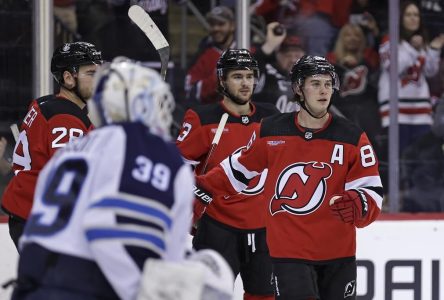 Un doublé pour Jack Hughes au New Jersey, dans un gain de 4-1 des Devils