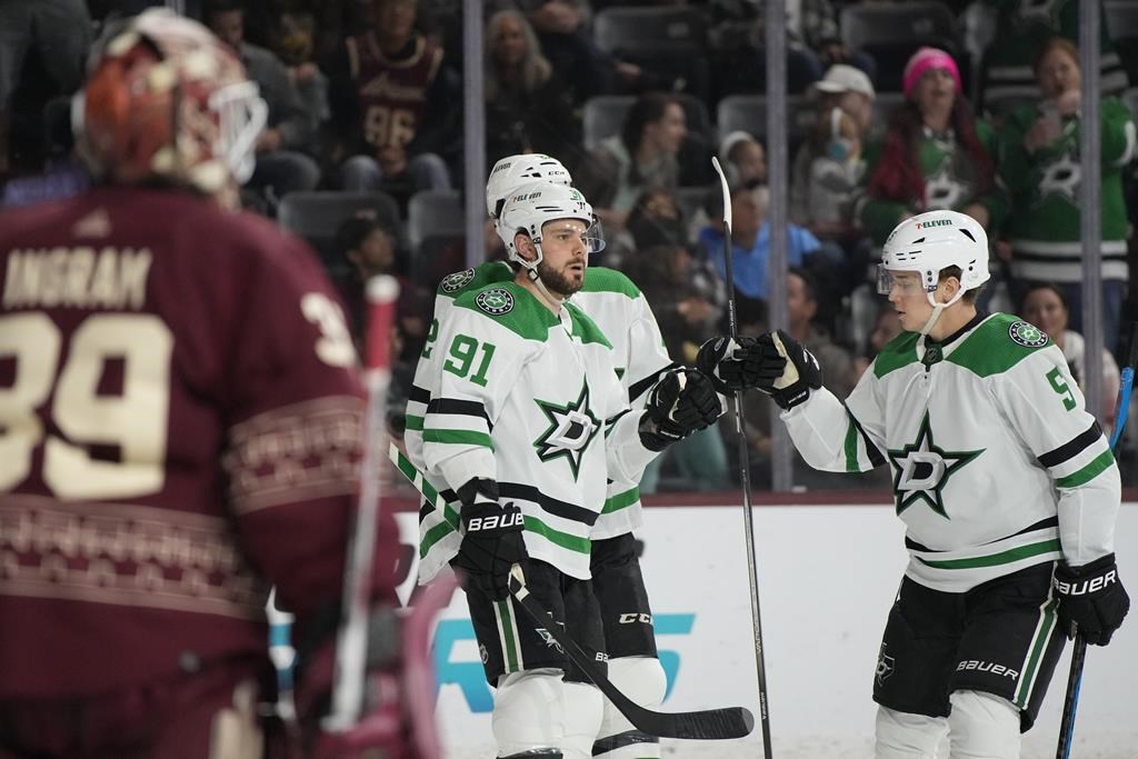 Miro Heiskanen brise l’égalité, les Stars l’emportent 4-2 contre les Coyotes