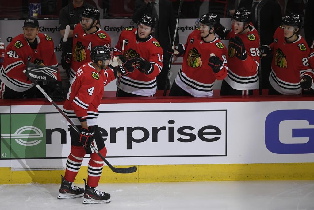 Dickinson marque 2 buts dans un gain de 3-1 des Blackhawks contre les Red Wings