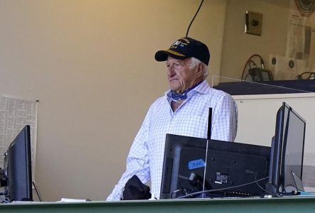 Âgé de 90 ans, Bob Uecker sera à son poste lors du 1er match à domicile des Brewers