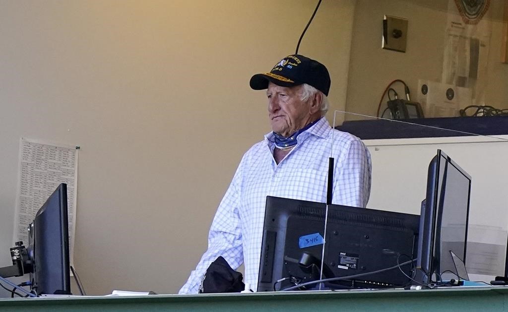 Âgé de 90 ans, Bob Uecker sera à son poste lors du 1er match à domicile des Brewers