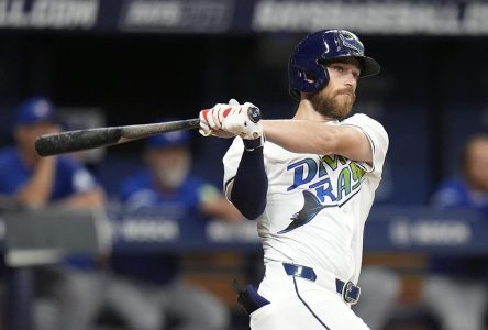 Un grand chelem de Lowe propulse les Rays vers un gain de 8-2 contre les Blue Jays