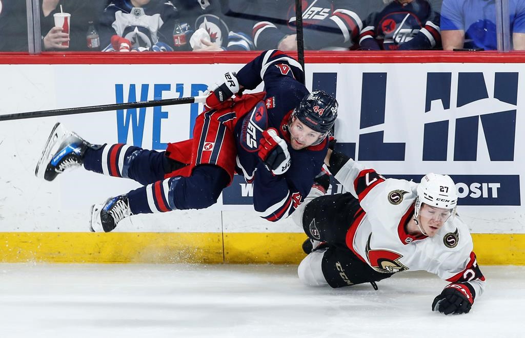 Une 5e victoire de suite pour les Sénateurs, qui défont les Jets 3-2