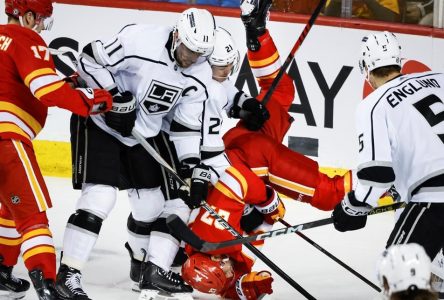 Nazem Kadri récolte 2 points, les Flames gagnent 4-2 contre les Kings