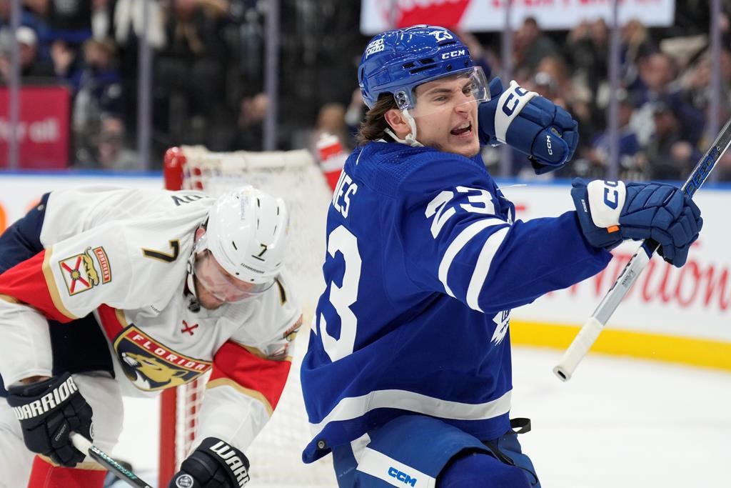 Auston Matthews réussit deux buts de plus dans un gain des Maple Leafs