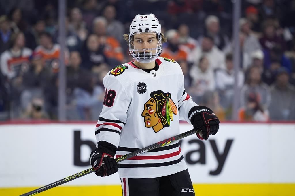 LNH: Le joueur de centre des Blackhawks Connor Bedard est la recrue du mois