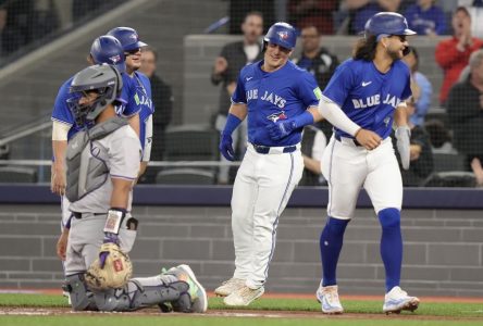 Daulton Varsho frappe un grand chelem et les Blue Jays battent les Rockies 5-3