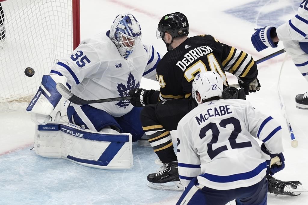 DeBrusk, Swayman et les Bruins surclassent les Maple Leafs, 5 à 1