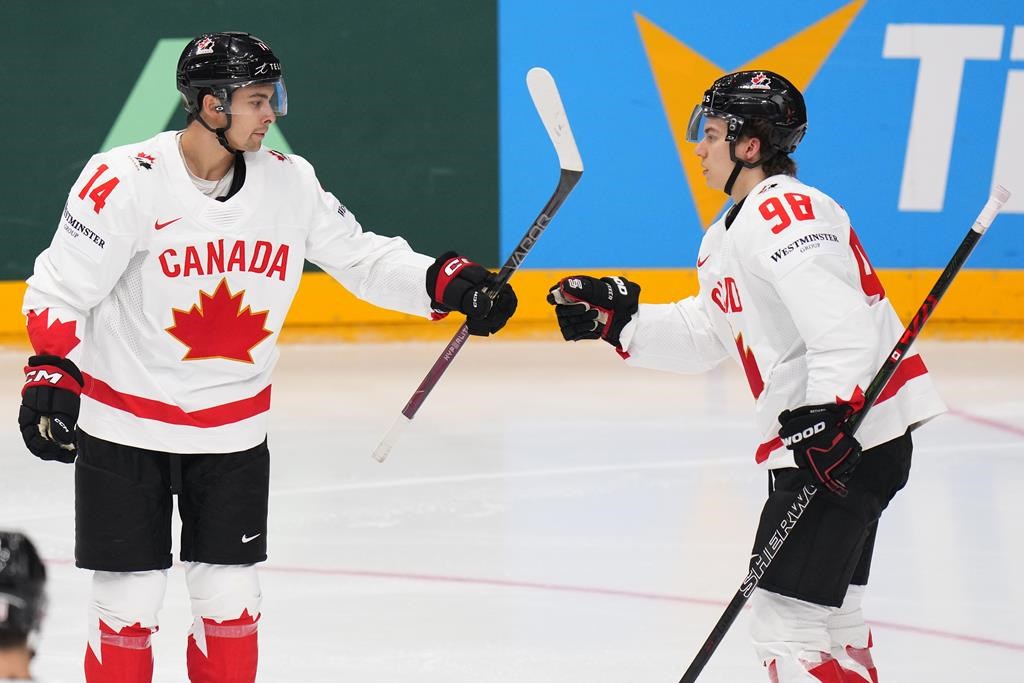 Bedard obtient trois points et le Canada l’emporte 5-1 contre les Danois