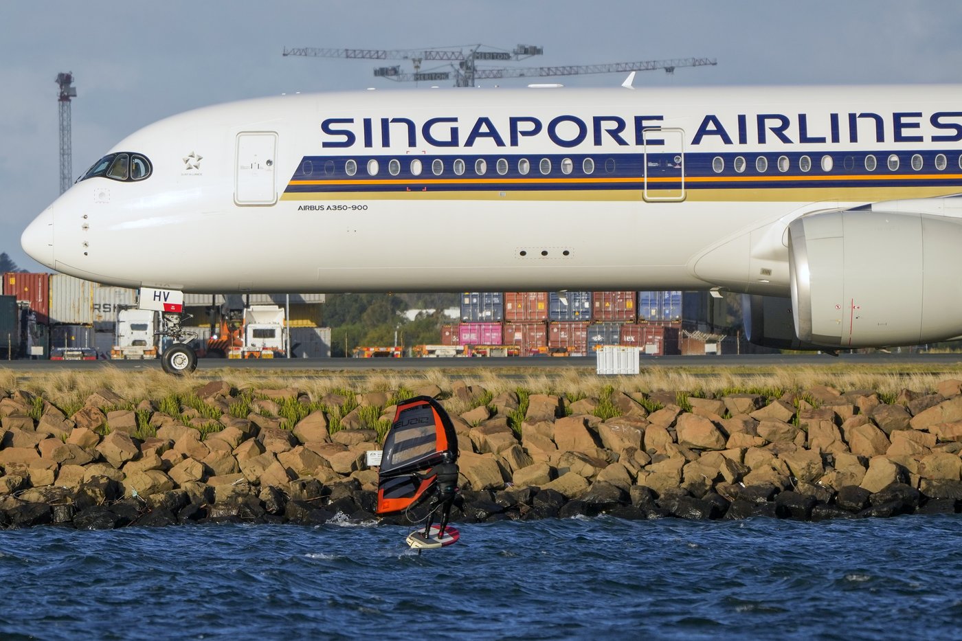 Turbulences sévères: un mort à bord d’un vol de Singapore Airlines