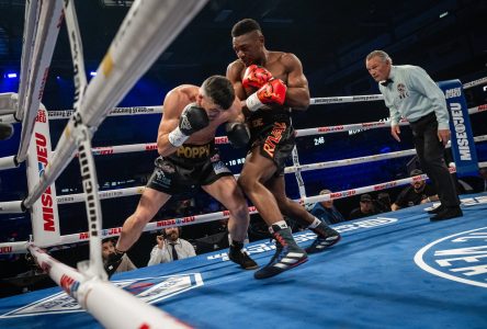 Mbilli emprunte une page du livre de Lucian Bute et terrasse Heffron au 1er round