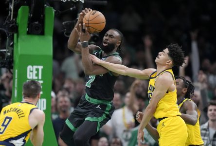 Jaylen Brown égale un sommet personnel et les Celtics défont les Pacers 126-110