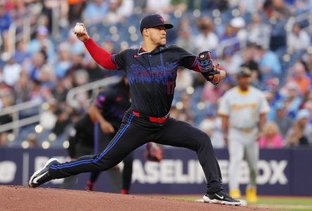 Le circuit de deux points de Schneider donne la victoire aux Blue Jays en 14e manche