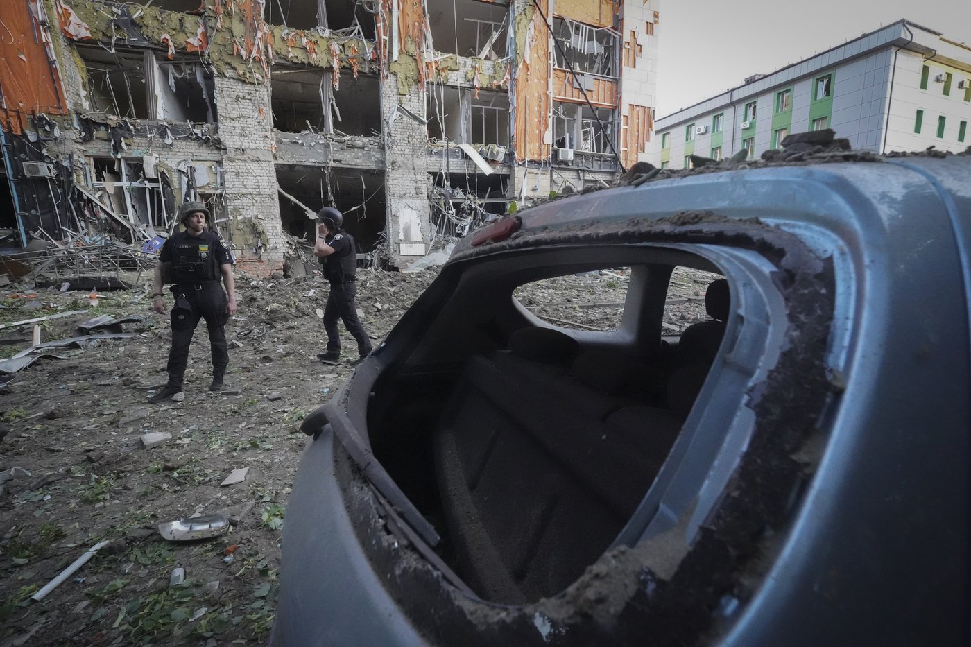 Le bilan grimpe à 14 morts à Kharkiv, en Ukraine, après une attaque à la bombe