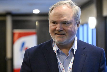 Le PLQ propose moins d’impôt pour un deuxième emploi