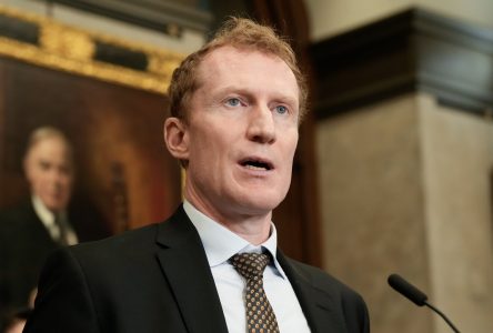Le ministre Miller dépose un projet de loi pour les «Canadiens perdus»