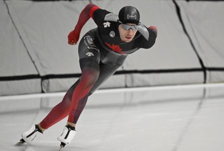 Jordan Belchos annonce sa retraite du patinage de vitesse longue piste