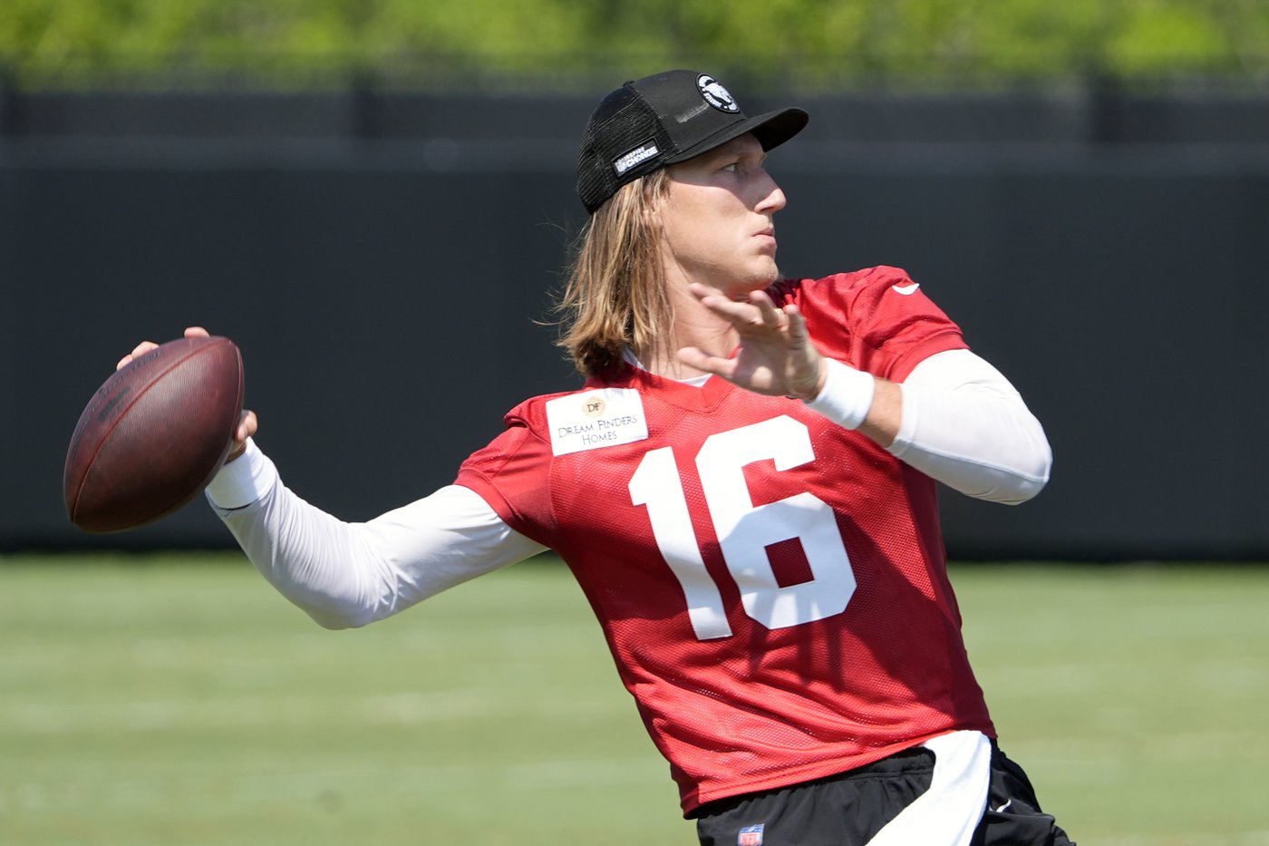 Les Jaguars auraient consenti un contrat de 275 millions $ au quart Trevor Lawrence