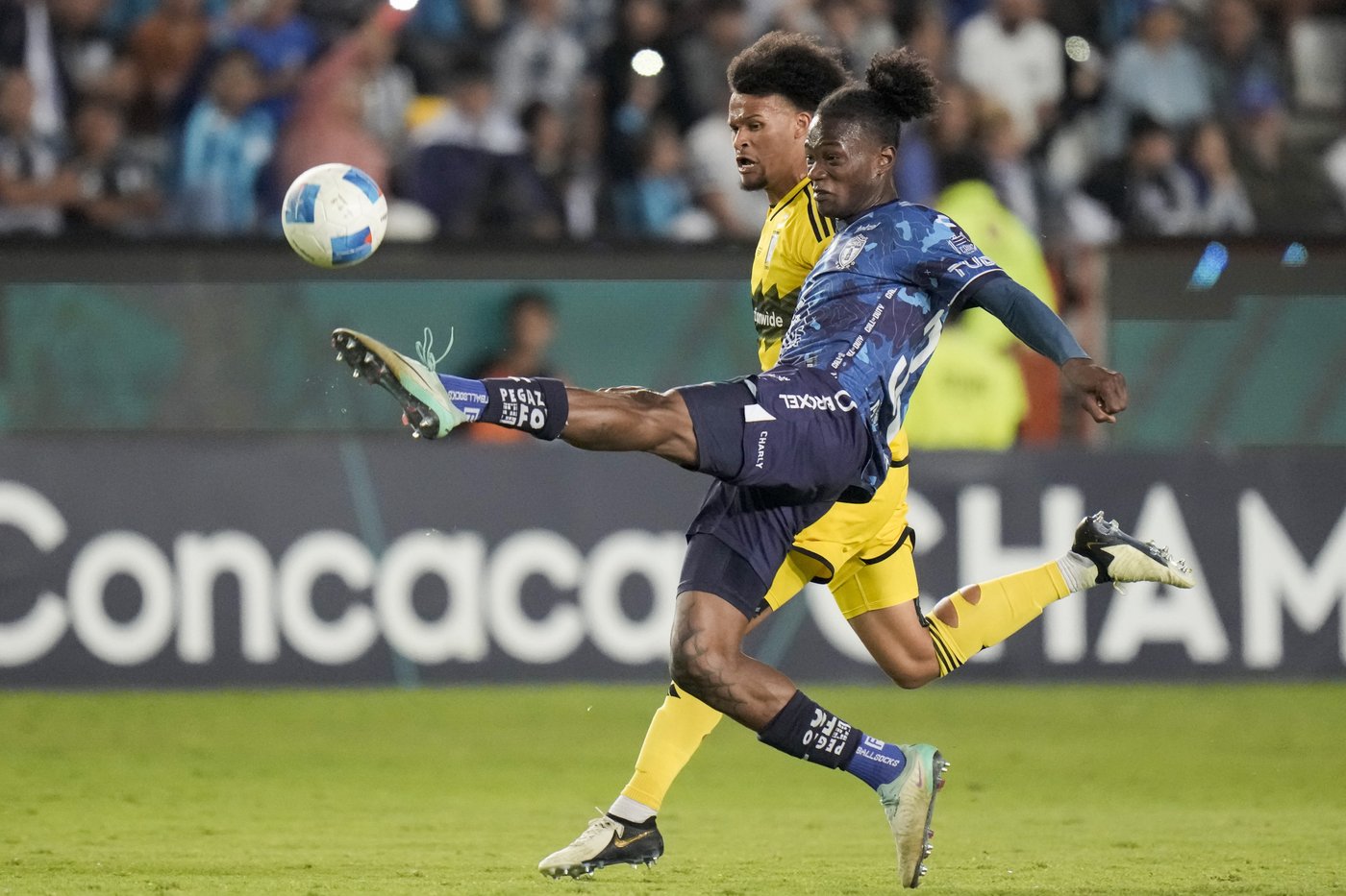 Pachuca défait le Crew 3-0 et remporte la Coupe des champions de la CONCACAF