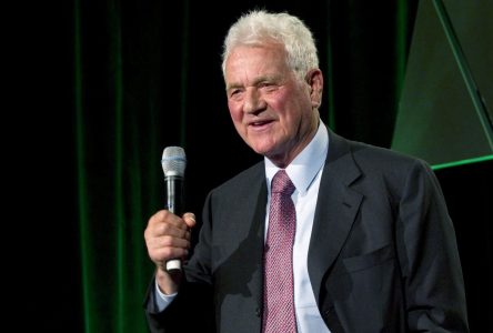 L’homme d’affaires Frank Stronach est accusé d’avoir agressé sexuellement 3 personnes