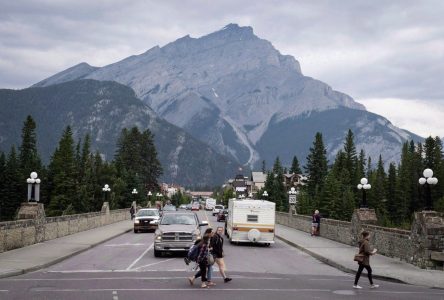 L’inflation fait revoir aux Québécois leurs projets de vacances à la baisse