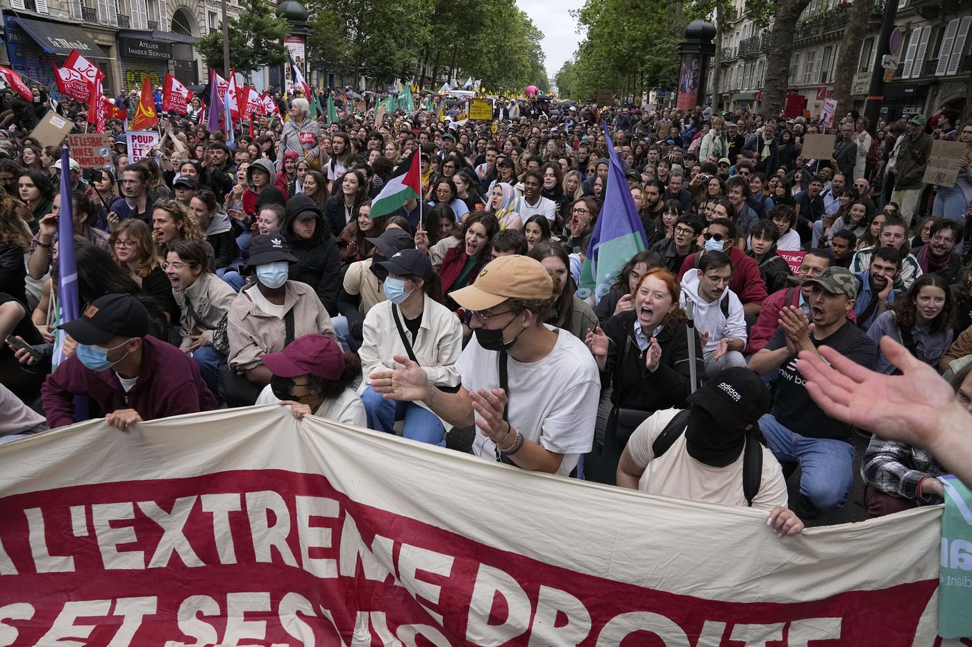 Des Français ont manifesté contre l’extrême droite en vue des élections législatives