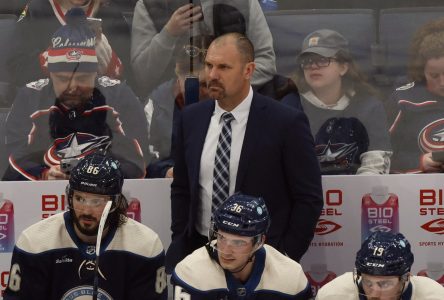 Brad Larsen devient l’entraîneur adjoint de Ryan Huska avec les Flames