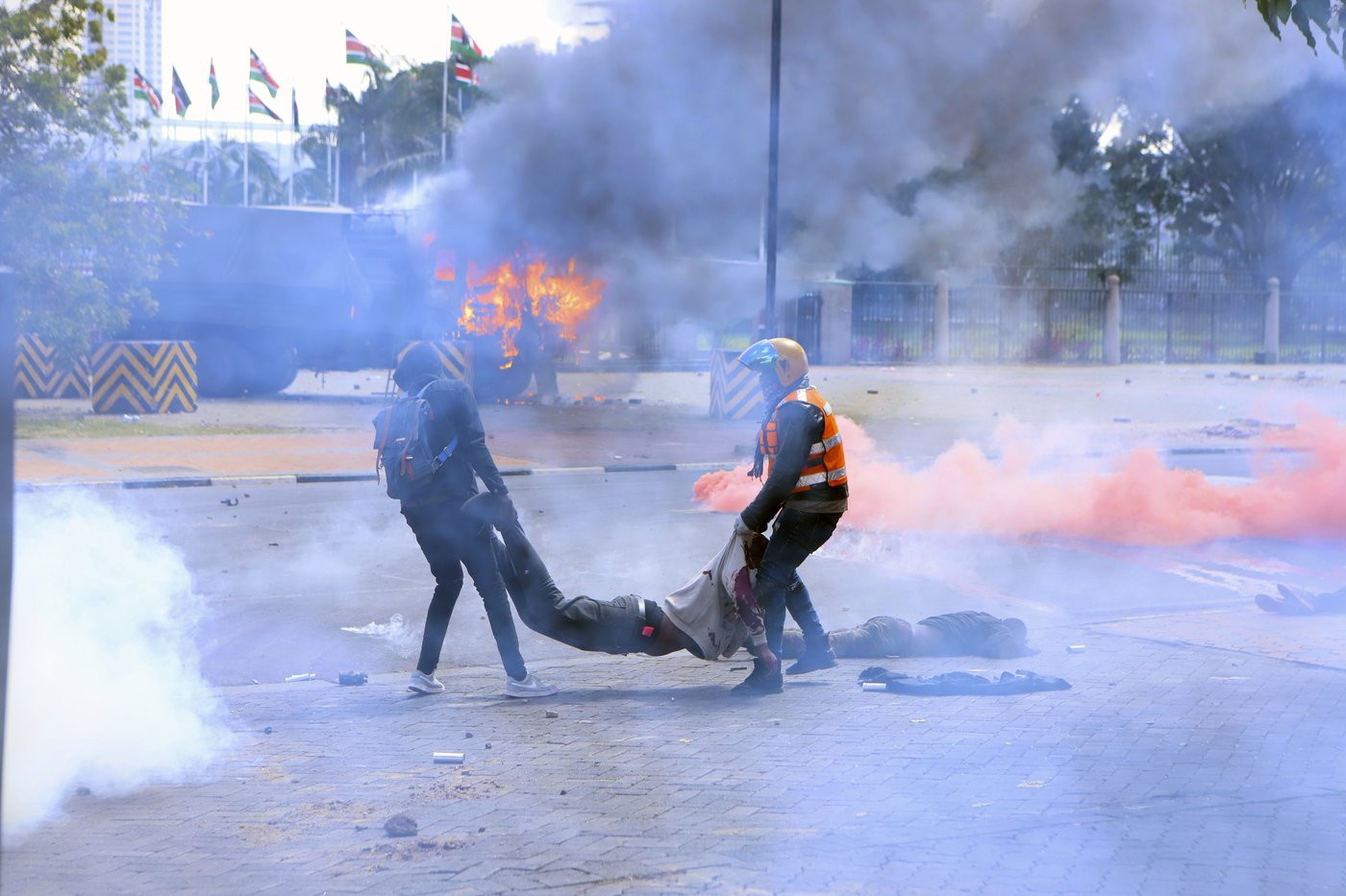 Le Parlement du Kenya brûle alors que des manifestants s’opposent aux nouvelles taxes